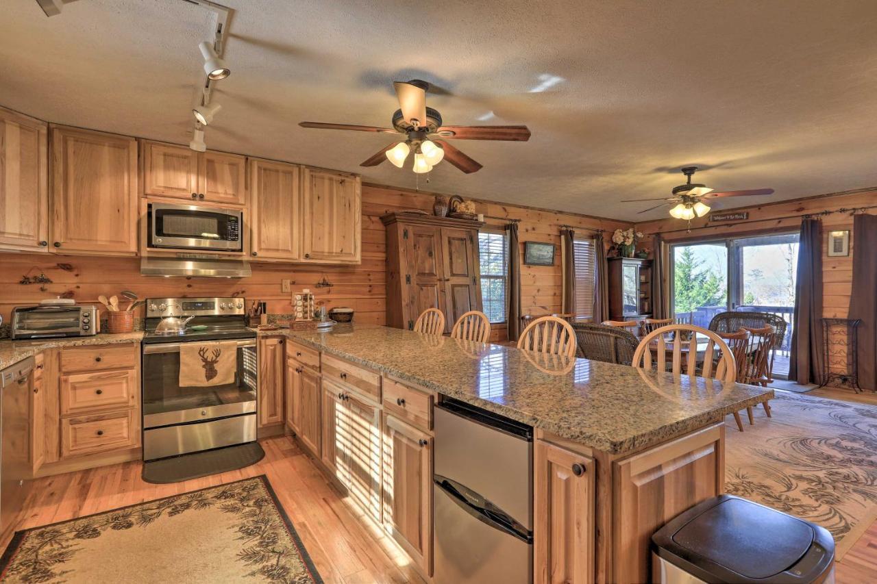 Lakefront Sparta Cottage With Decks And Boat Dock エクステリア 写真