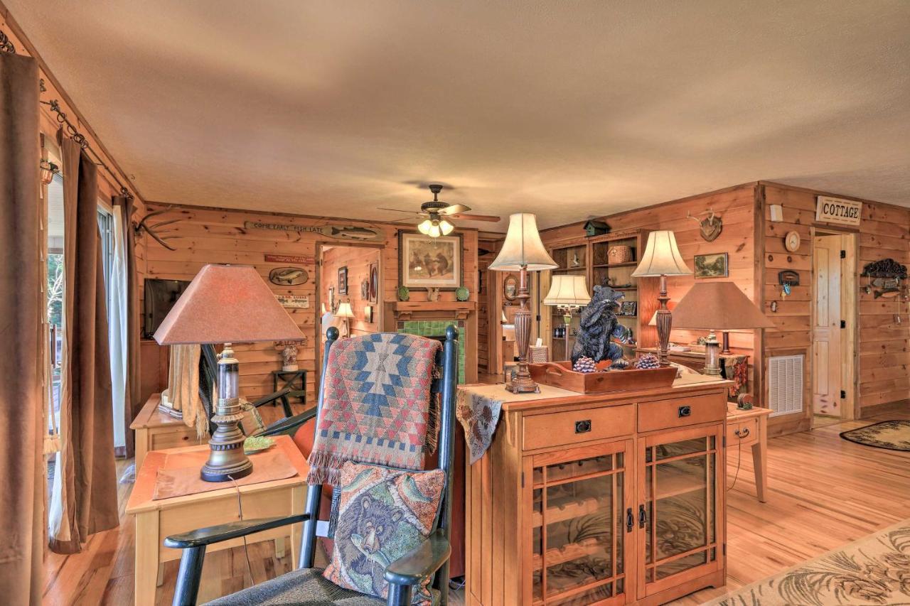 Lakefront Sparta Cottage With Decks And Boat Dock エクステリア 写真