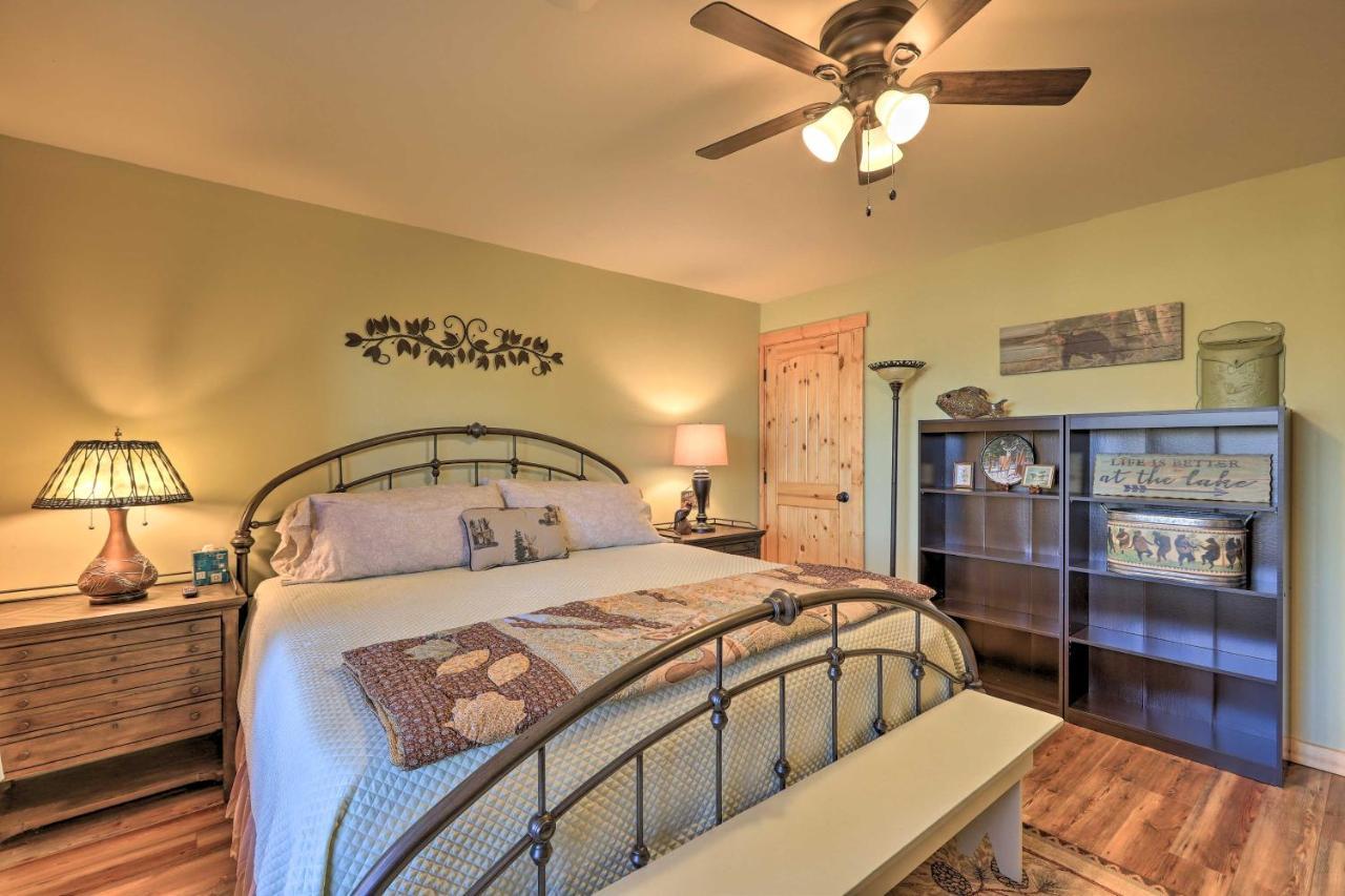 Lakefront Sparta Cottage With Decks And Boat Dock エクステリア 写真