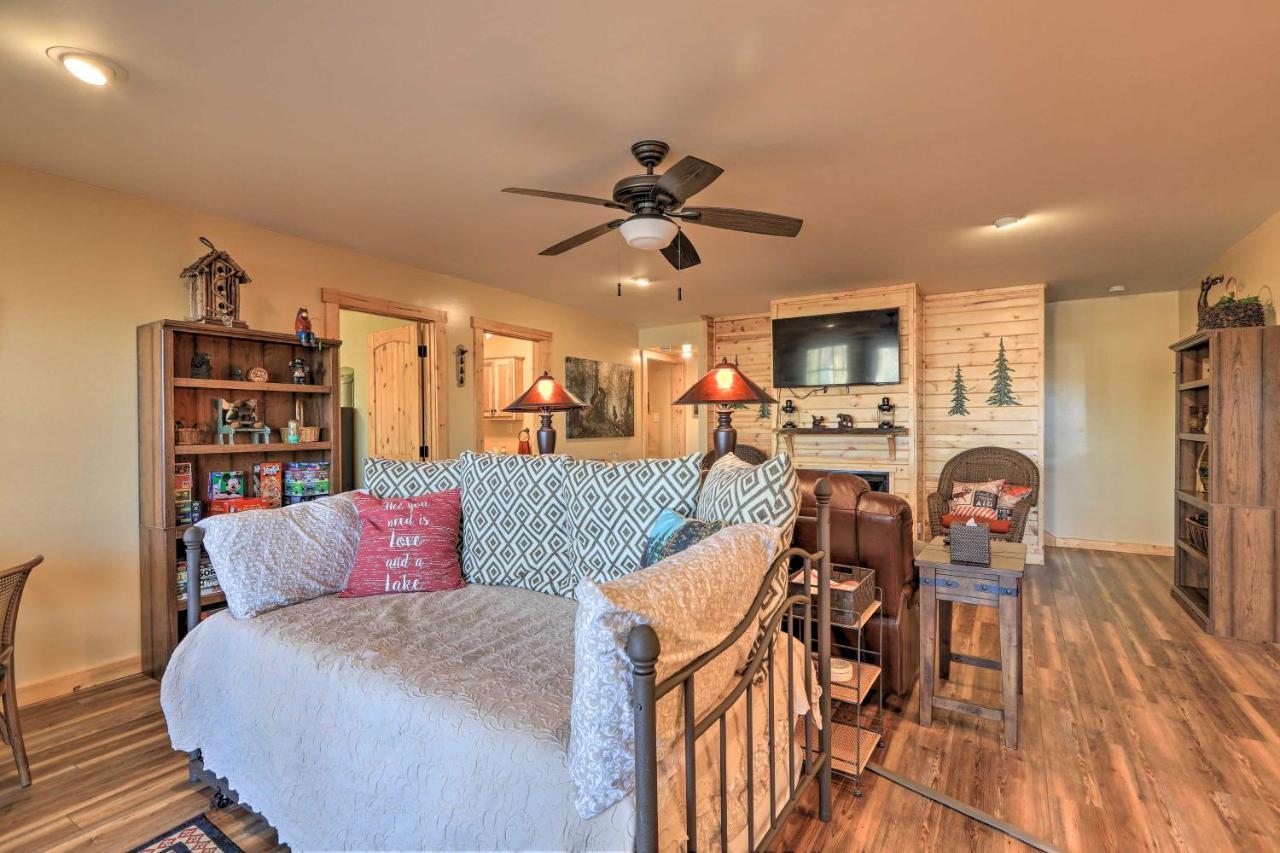 Lakefront Sparta Cottage With Decks And Boat Dock エクステリア 写真