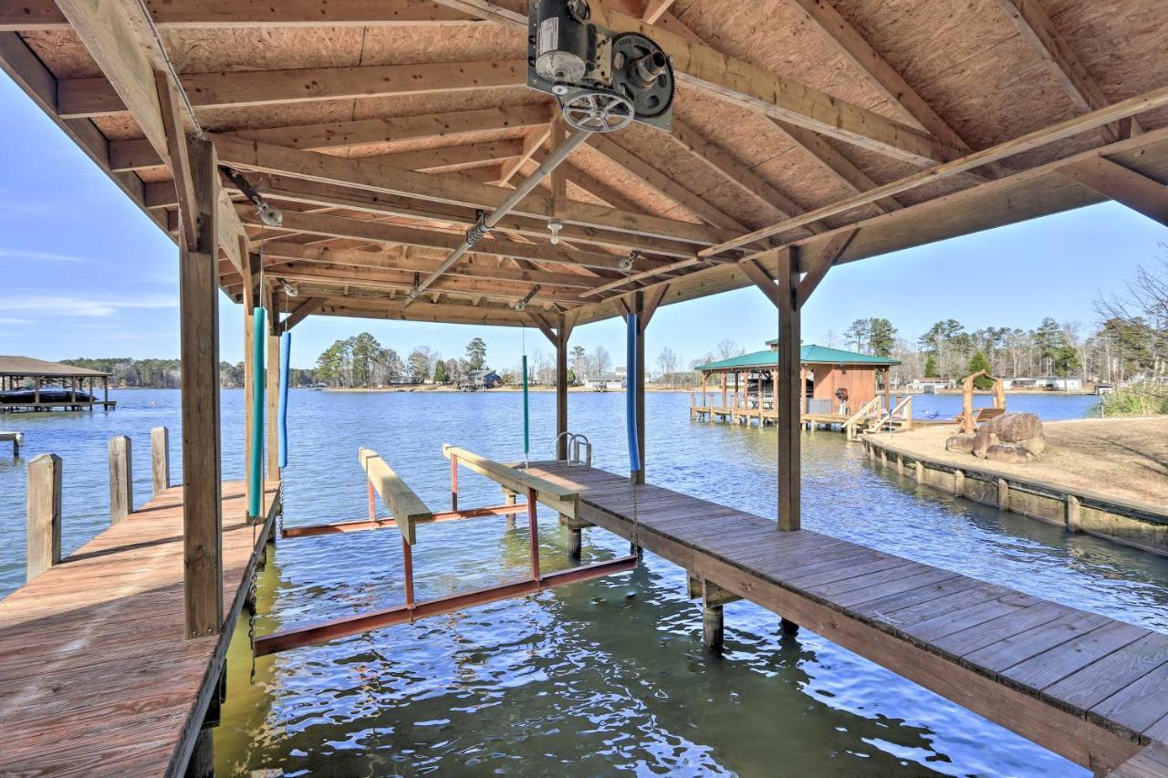 Lakefront Sparta Cottage With Decks And Boat Dock エクステリア 写真