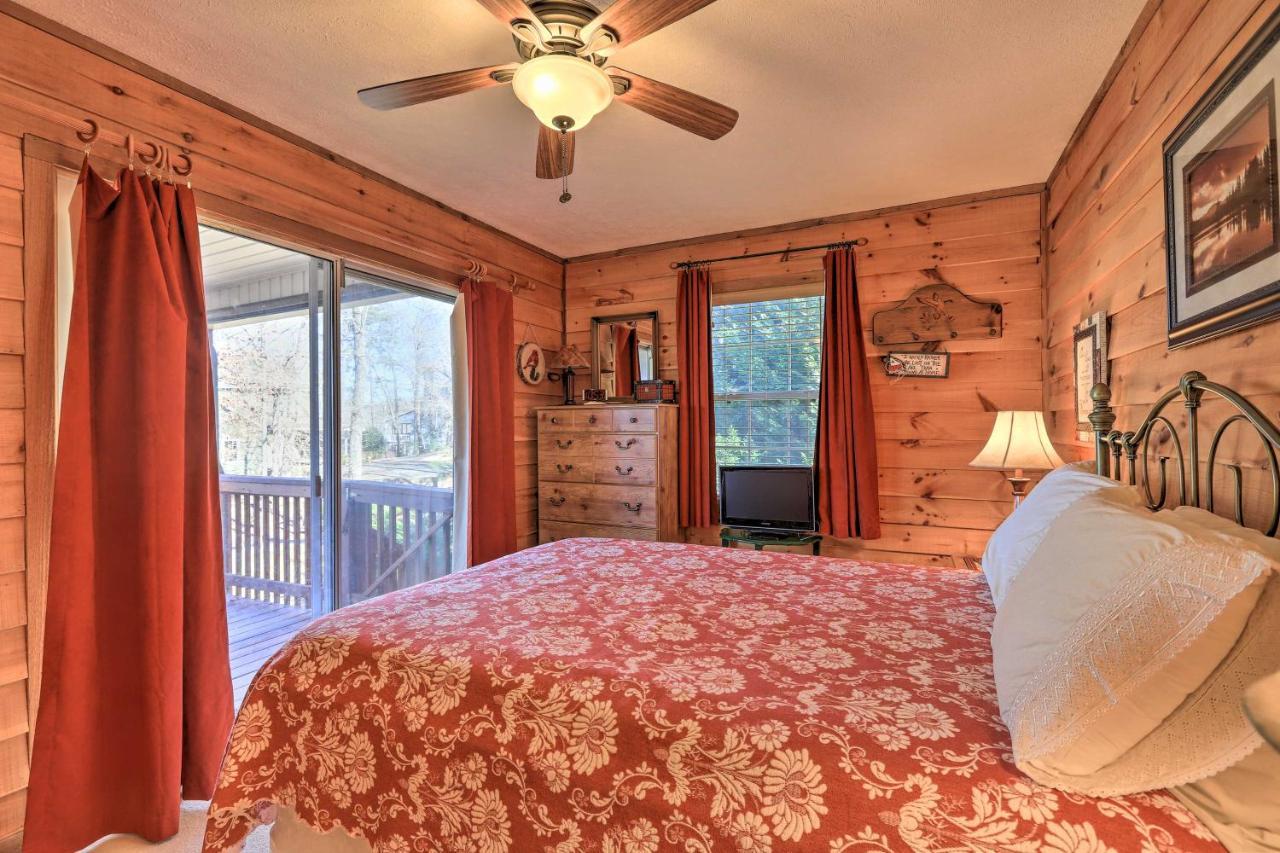 Lakefront Sparta Cottage With Decks And Boat Dock エクステリア 写真