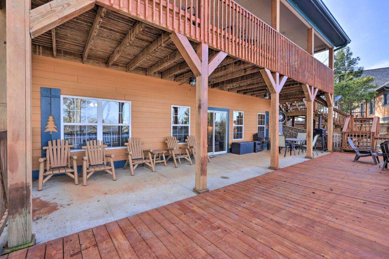 Lakefront Sparta Cottage With Decks And Boat Dock エクステリア 写真