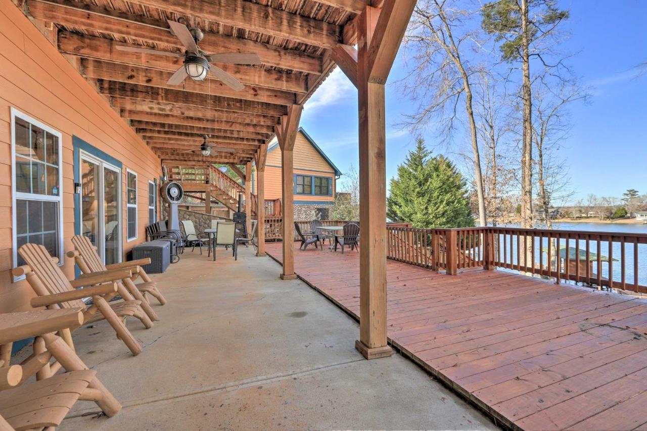 Lakefront Sparta Cottage With Decks And Boat Dock エクステリア 写真